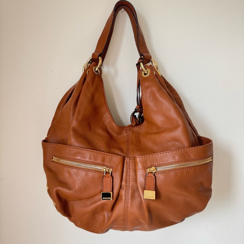 MICHAEL KORS - Tan Leather Shoulder Hobo Bag
